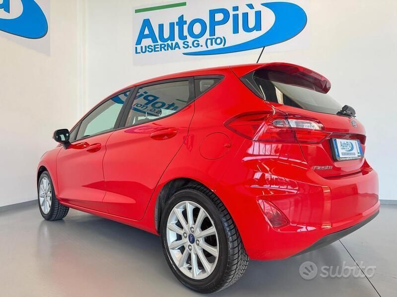 Usata Ford Fiesta 70 CV (51 kW) 2018 Rosso Utilitaria