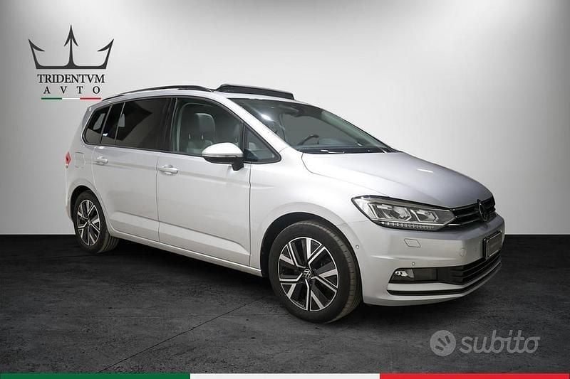 Usata VW Touran Executive 150 CV (110 kW) 2023 Argento Monovolume
