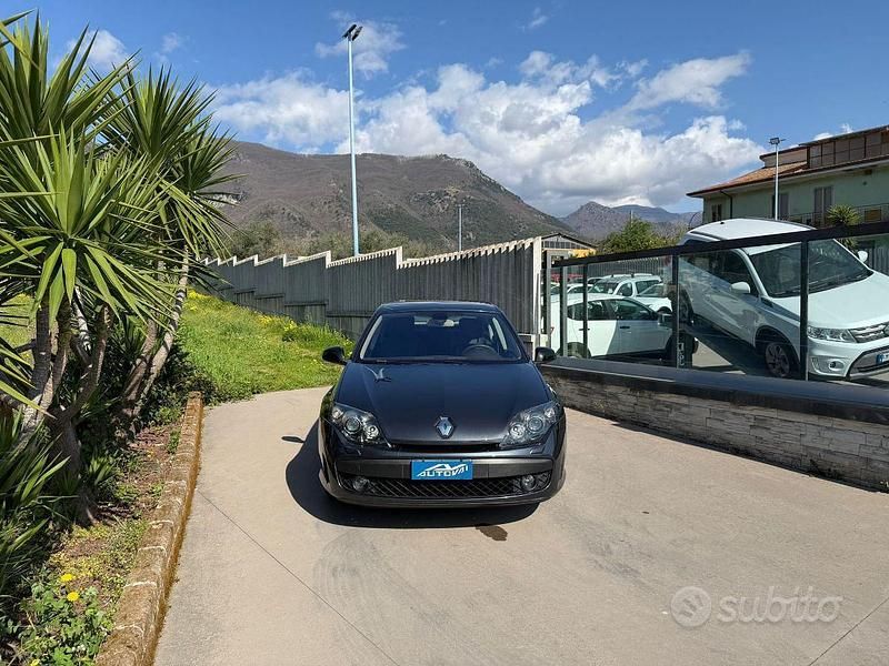 Usata Renault Laguna III 150 CV (110 kW) 2010 Utilitaria