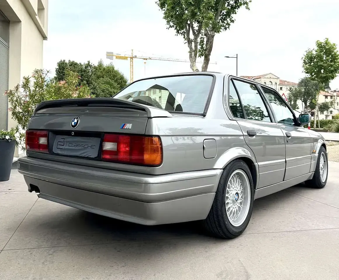 Usata BMW 320 192 CV (141 kW) 1988 Grigio Berlina