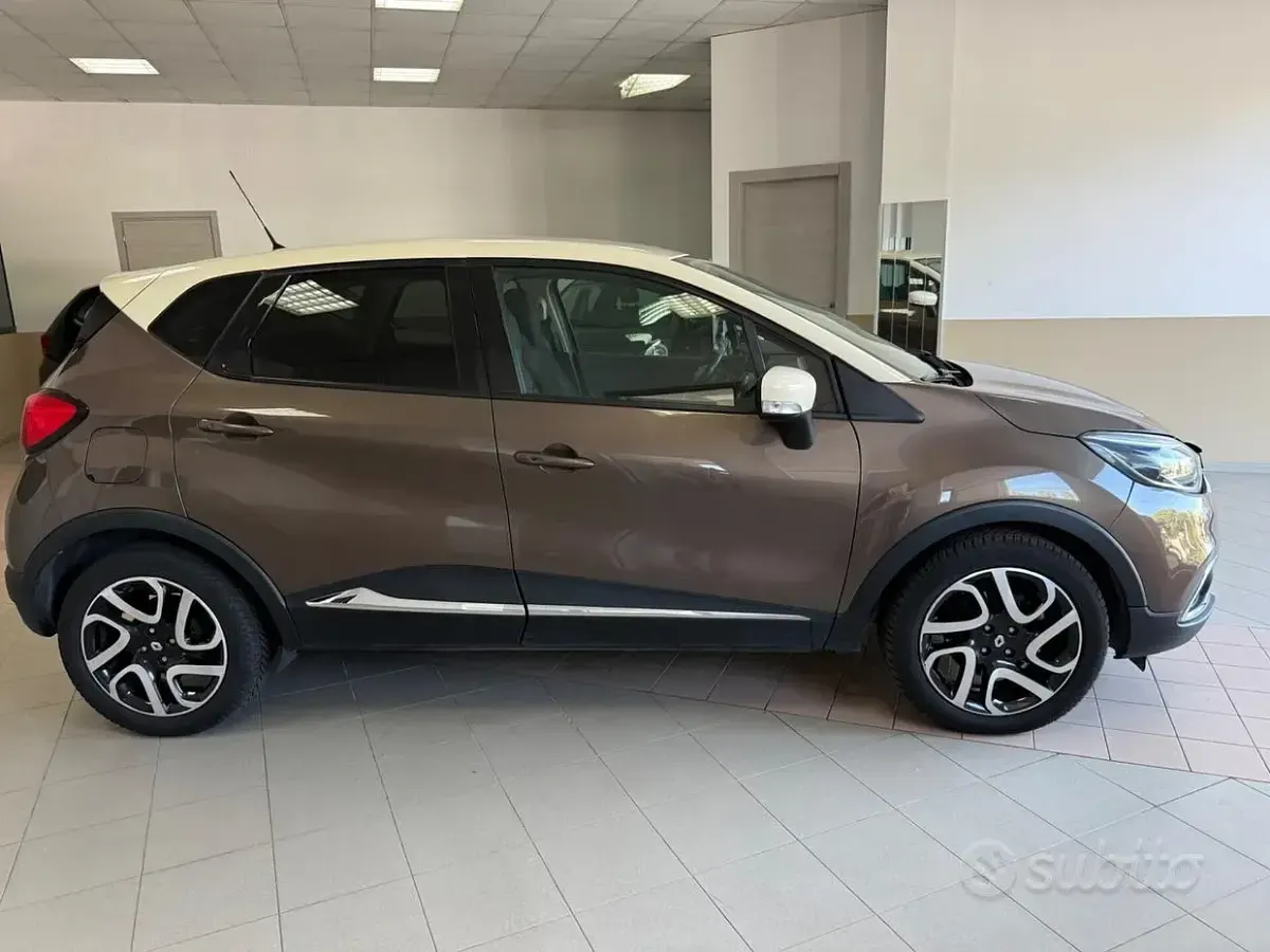 Usata Renault Captur 90 CV (66 kW) 2014 Marrone SUV