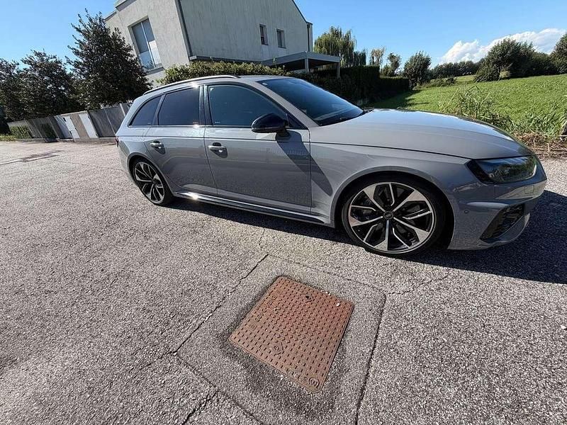 Usata Audi RS4 Ambiente 450 CV (330 kW) 2023 Grigio Station wagon