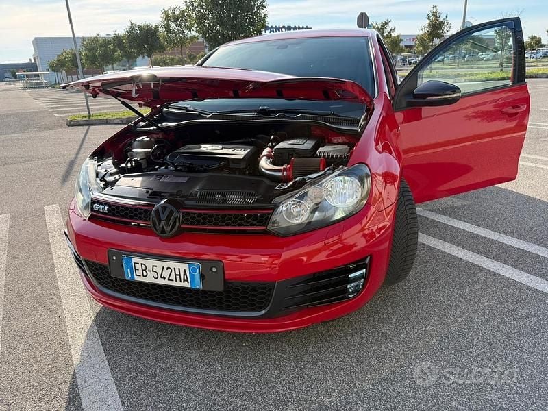 Usata 2010 VW Golf VI GTI Tre volumi | 10.000 € (Buon prezzo) - Immagine 1/4