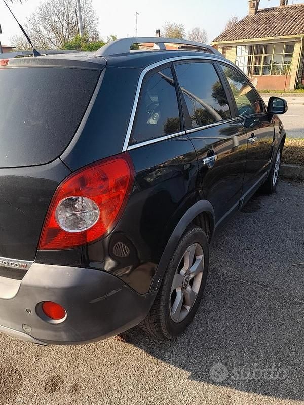 Usata Opel Antara 150 CV (110 kW) 2009 Nero SUV