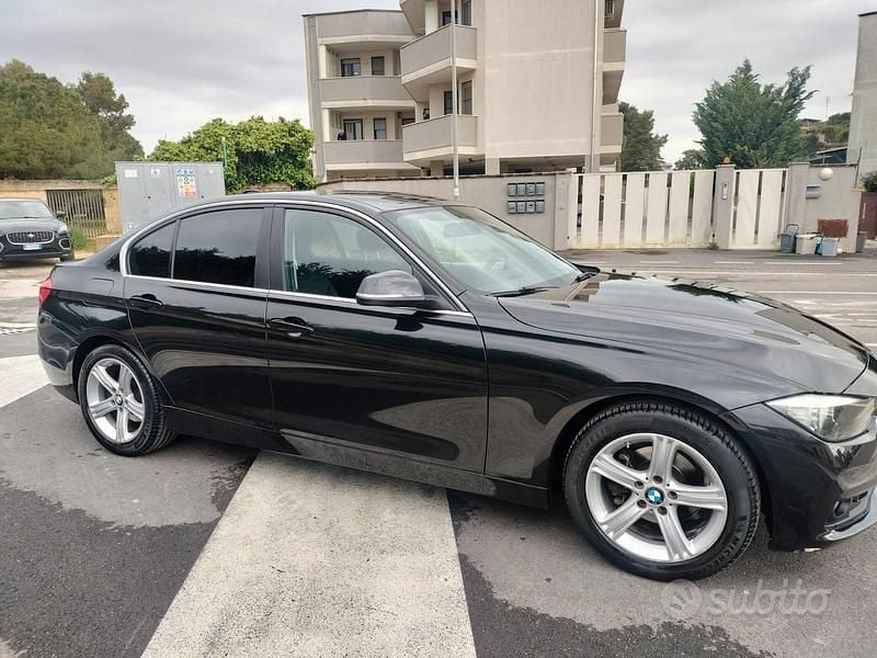Usata BMW 318 Luxury Line 149 CV (109 kW) 2016 Nero Berlina