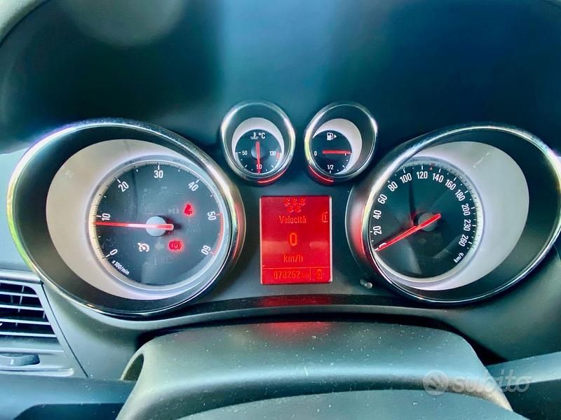 Usata Opel Zafira Tourer 131 CV (96 kW) 2013 Grigio Monovolume