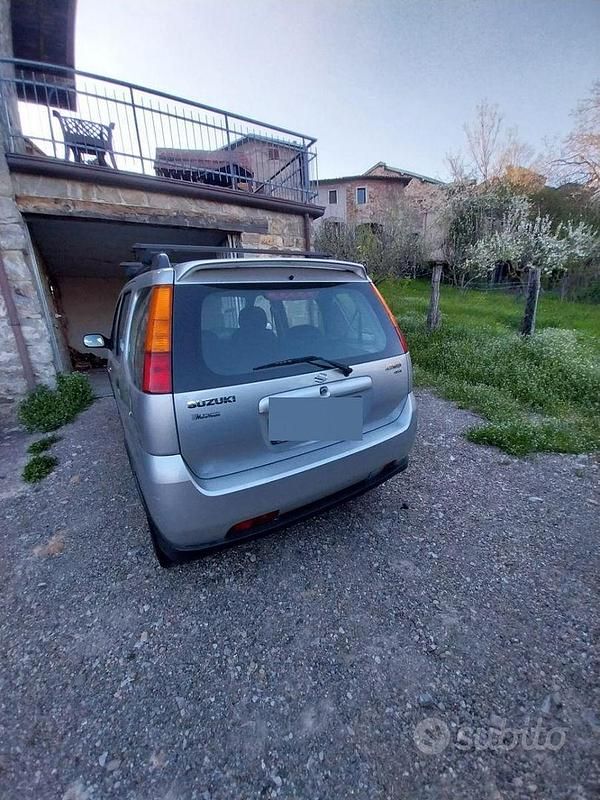 Usata Suzuki Ignis 99 CV (72 kW) 2005 Utilitaria