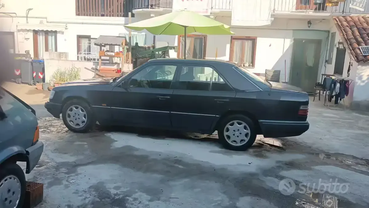 Usata Mercedes 200 1994 Blu Utilitaria