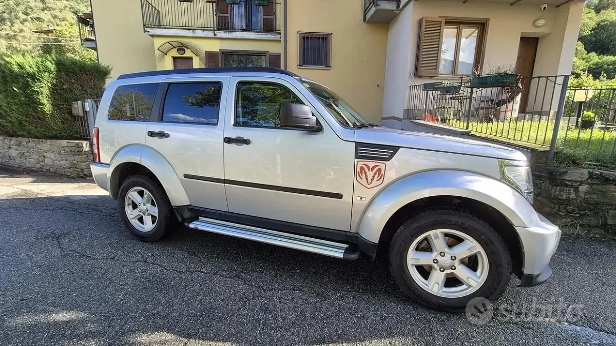 Usata Dodge Nitro 177 CV (130 kW) 2009 Grigio SUV