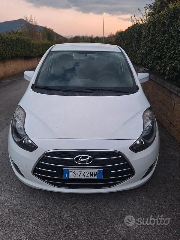 Usata Hyundai ix20 Comfort 90 CV (66 kW) 2018 Bianco Utilitaria