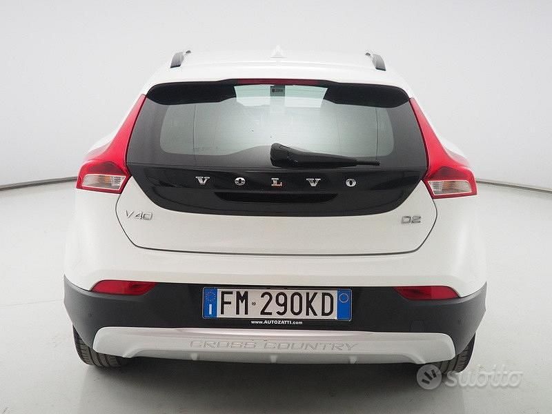 Usata Volvo V40 CC Business Edition 120 CV (88 kW) 2017 Banco Station wagon