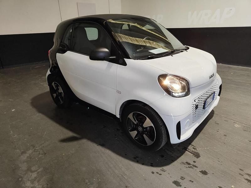 Usata Smart ForTwo Coupé Passion 41 kW (56 CV) 2022 Bianco / tetto nero Utilitaria
