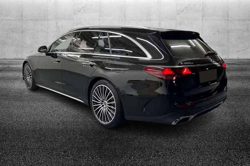 Usata Mercedes E300 AMG Line Premium 306 CV (225 kW) 2024 Nero Station wagon