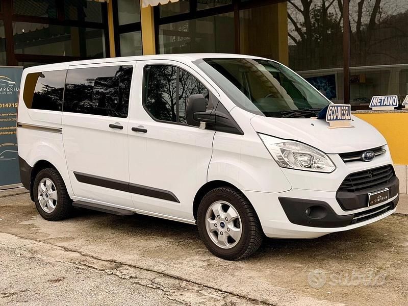 Usata Ford Tourneo 105 CV (77 kW) 2017 Bianco Monovolume