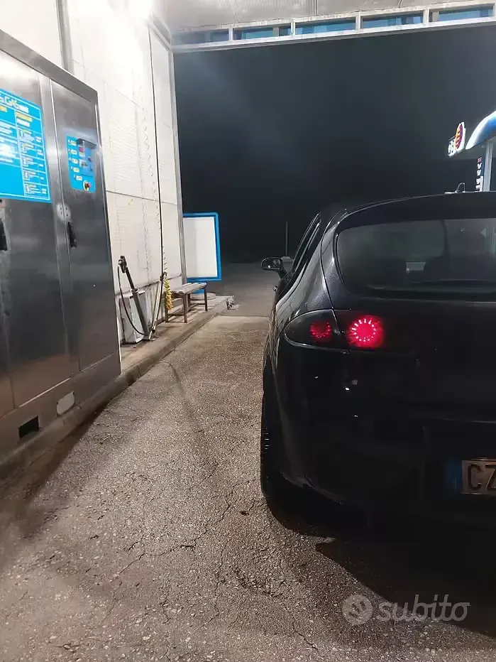 Begagnad Seat Leon 105 HK (77 kW) 2006 Svart Halvkombi