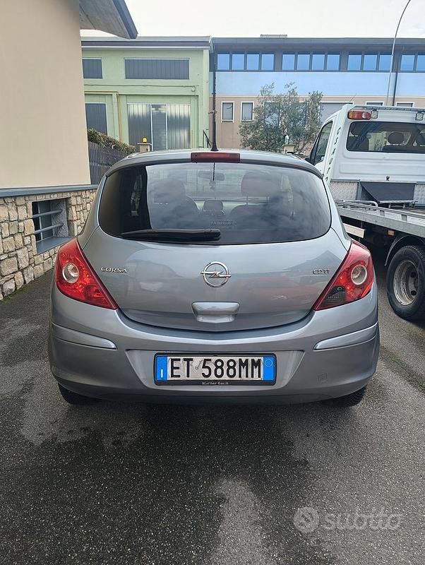 Usata Opel Corsa 75 CV (55 kW) 2014 Utilitaria