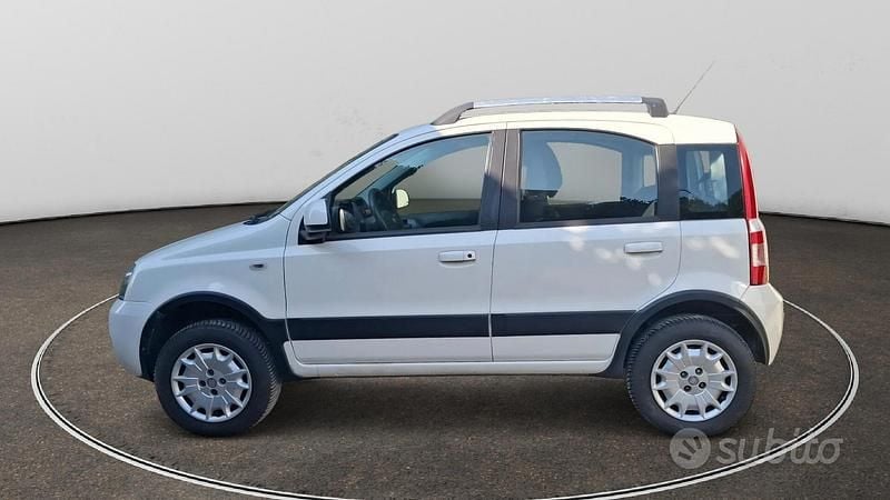 Usata Fiat Panda 4x4 Climbing 69 CV (50 kW) 2011 Bianco Utilitaria