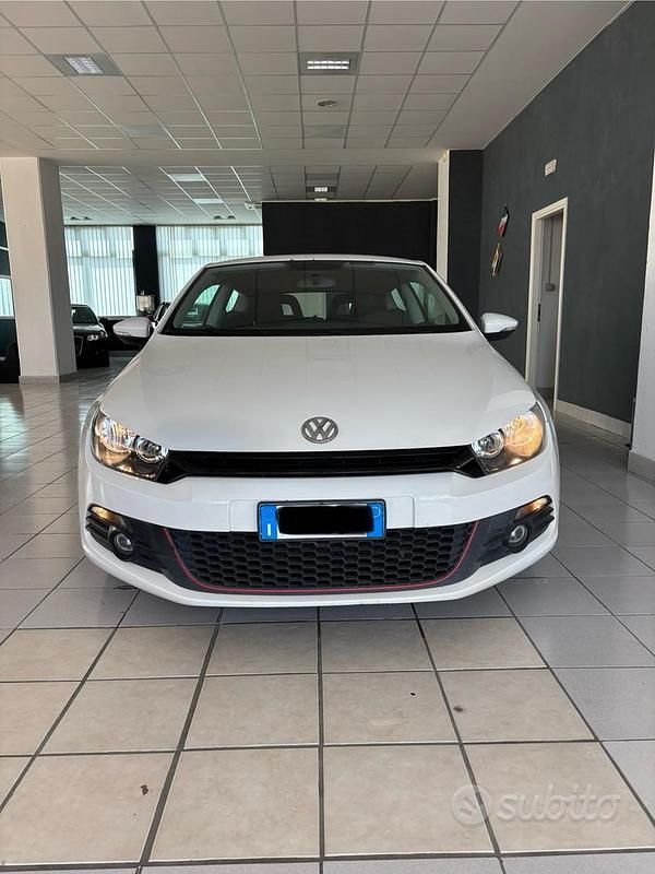 Begagnad VW Scirocco 140 HK (102 kW) 2011 Vit Sportkupé
