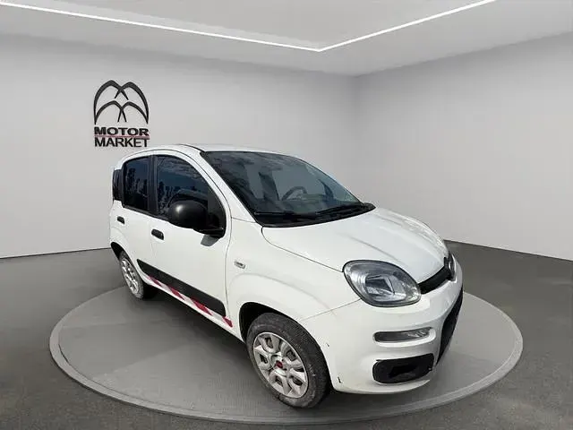 Usata Fiat Panda 4x4 Pop 85 CV (62 kW) 2019 Bianco Utilitaria