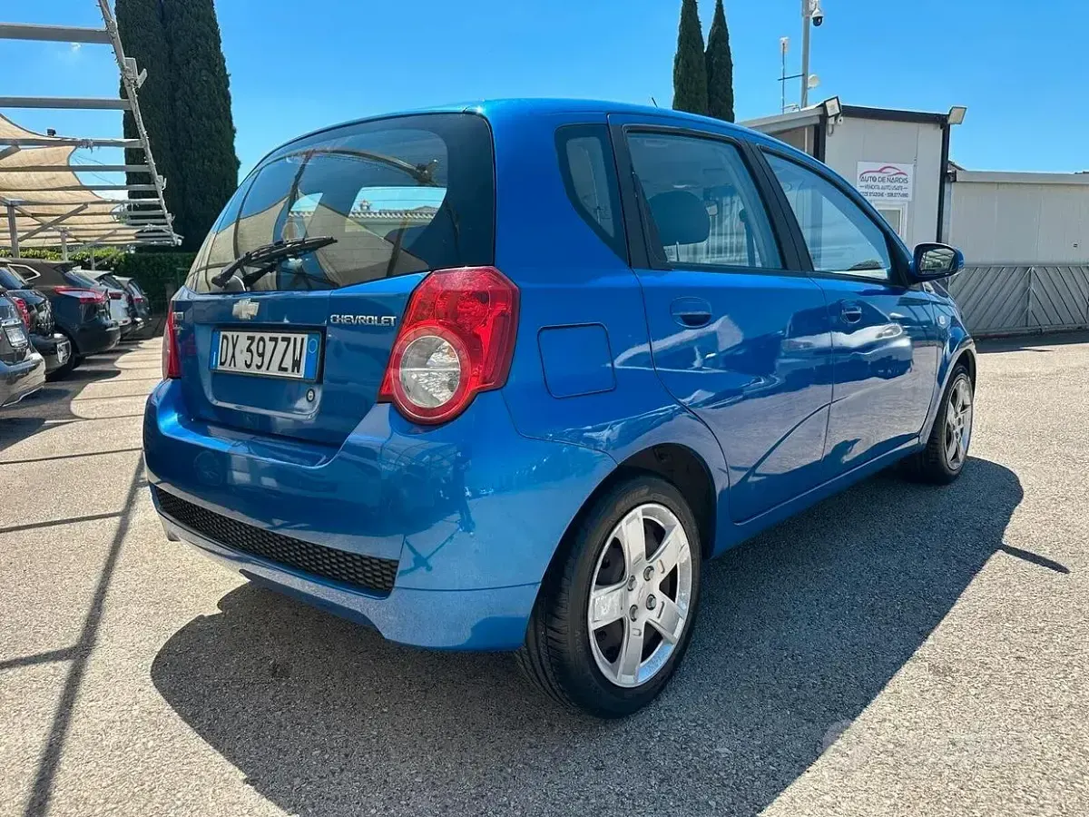 Usata Chevrolet Aveo 82 CV (60 kW) 2009 Bluazzurro Berlina