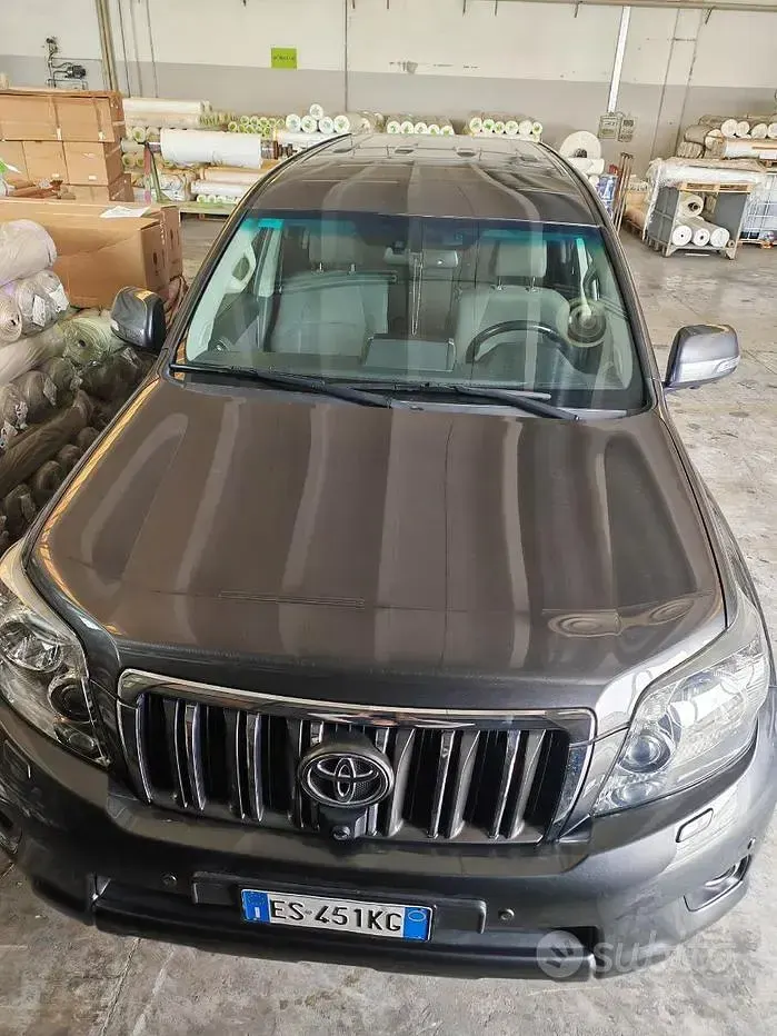 Usata Toyota Land Cruiser Executive 190 CV (139 kW) 2013 Grigio Station wagon