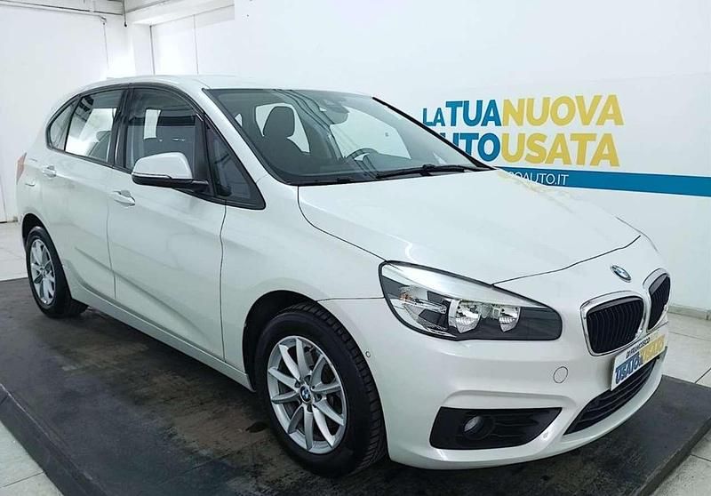 Usata BMW 216 Active Tourer Comfort Edition 116 CV (85 kW) 2017 Bianco metallizzato Monovolume