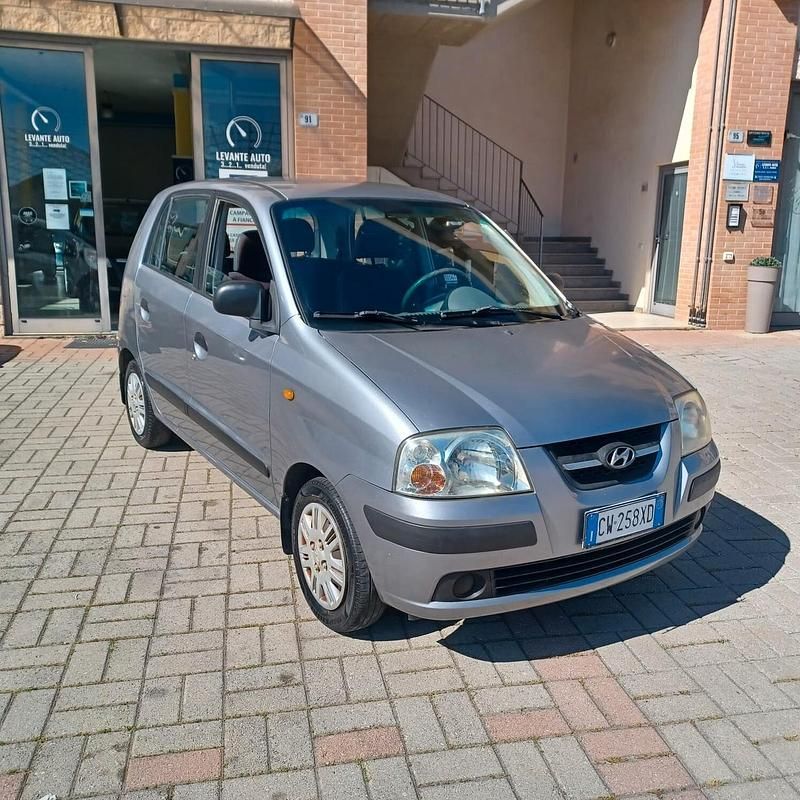 Usata Hyundai Atos 62 CV (45 kW) 2005 Argento Utilitaria