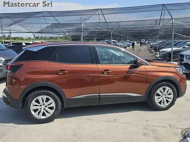 Usata Peugeot 3008 Business-Line 131 CV (96 kW) 2020 Marrone SUV
