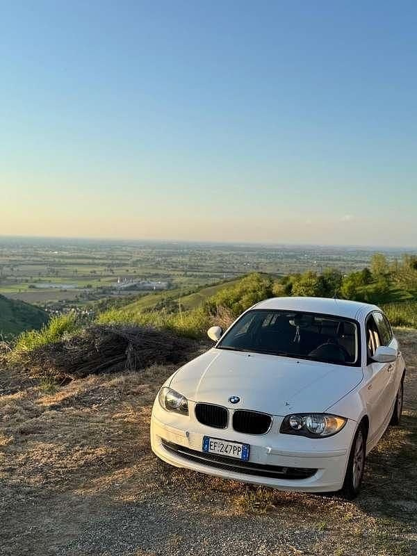 Usata BMW 118 143 CV (105 kW) 2010 Utilitaria