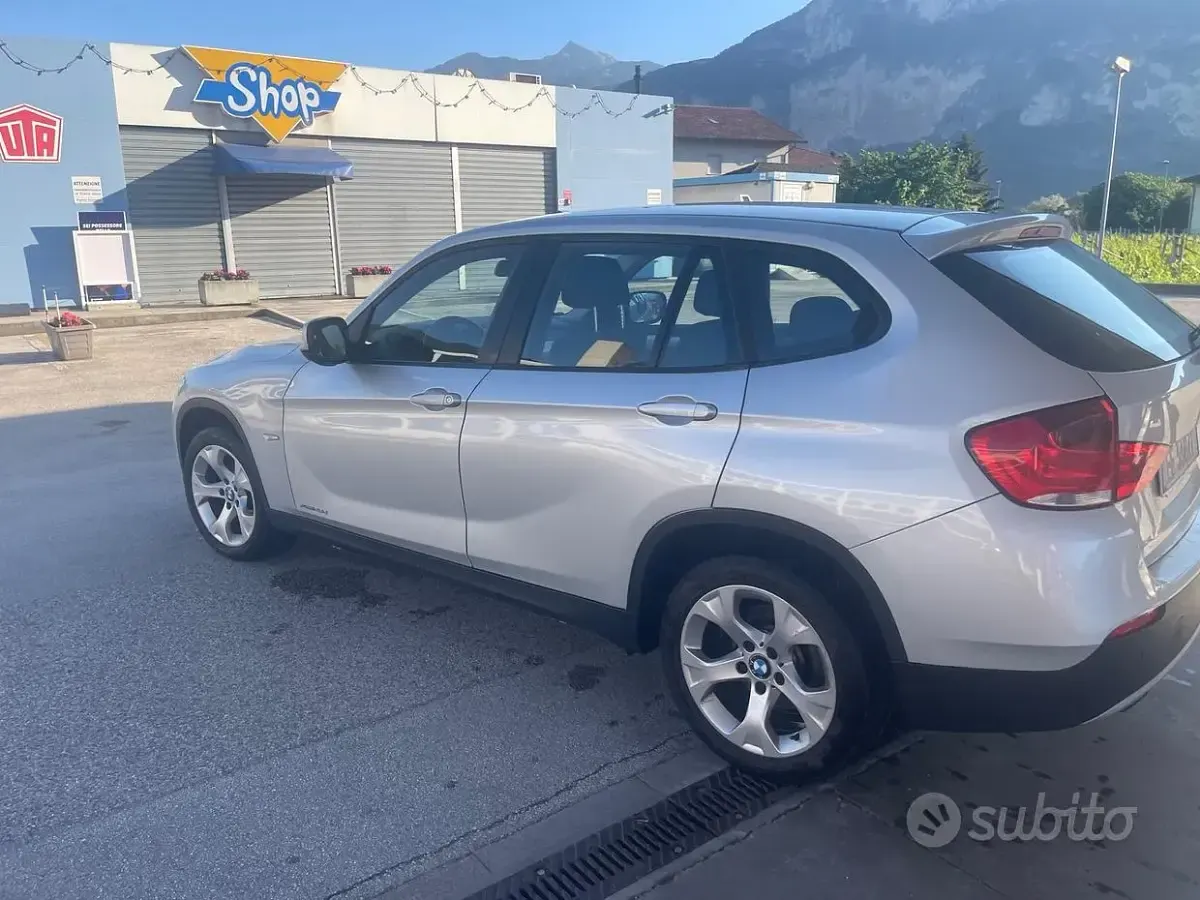 Usata BMW X1 177 CV (130 kW) 2011 Grigio SUV