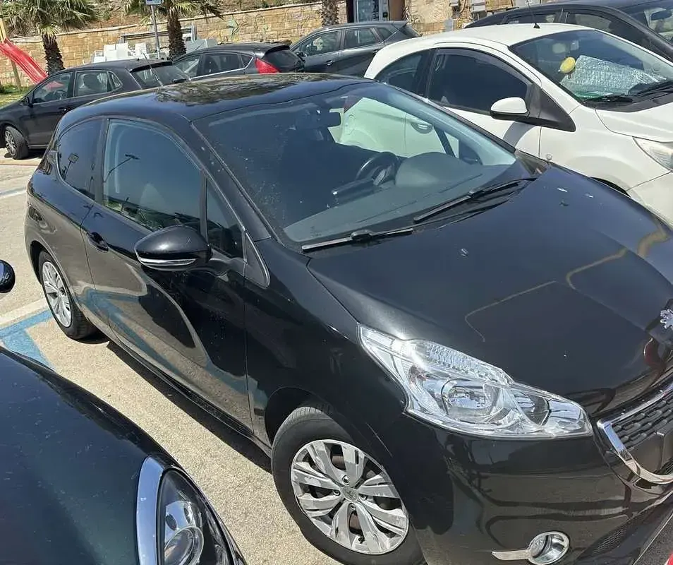 Usata Peugeot 208 Active 68 CV (50 kW) 2014 Utilitaria