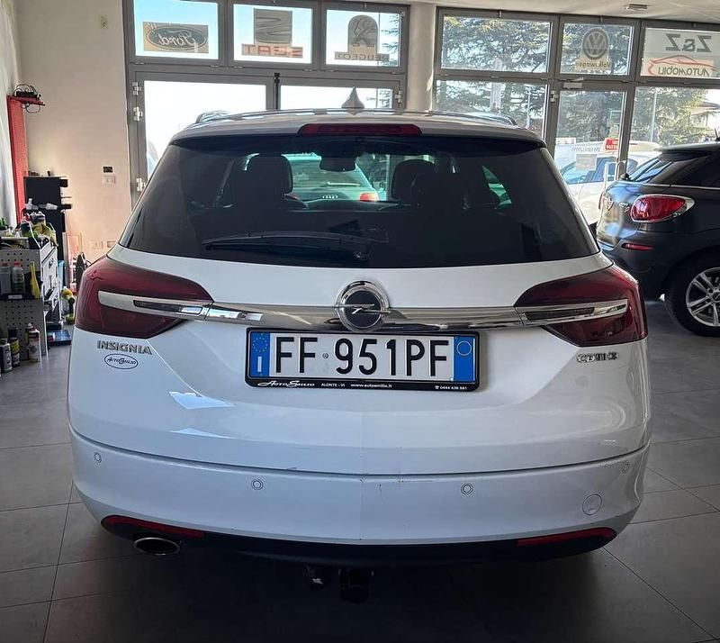 Usata Opel Insignia Cosmo 170 CV (125 kW) 2016 Bianco Station wagon
