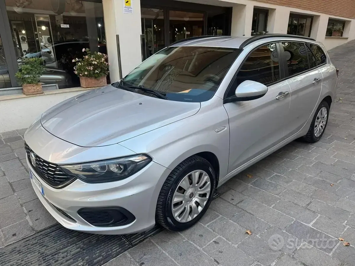 Usata Fiat Tipo Easy 95 CV (69 kW) 2018 Grigio Station wagon