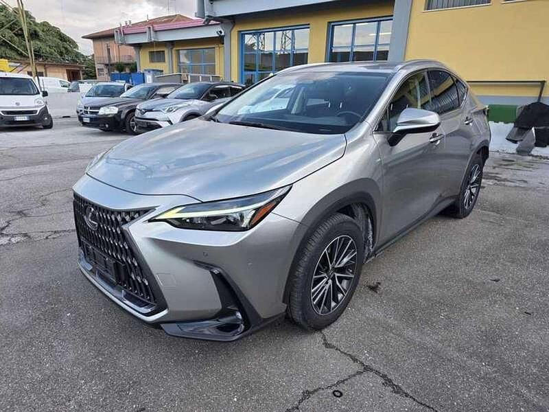 Grigio Usata 2023 Lexus NX450h+ SUV | 48.990 € (Buon prezzo) - Immagine 1/4