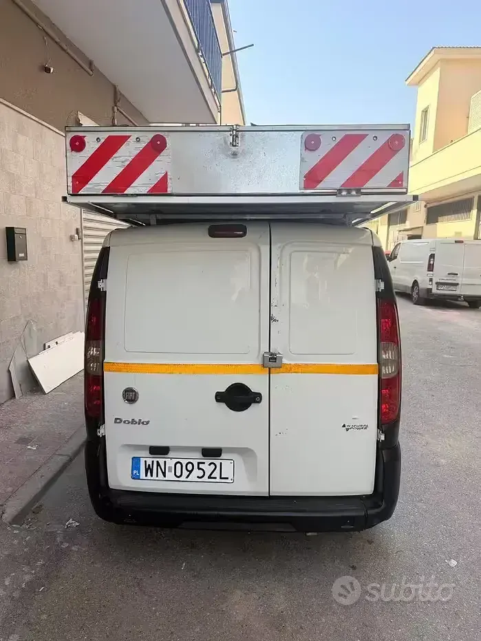 Usata Fiat Doblò 103 CV (75 kW) 2010 Bianco Monovolume