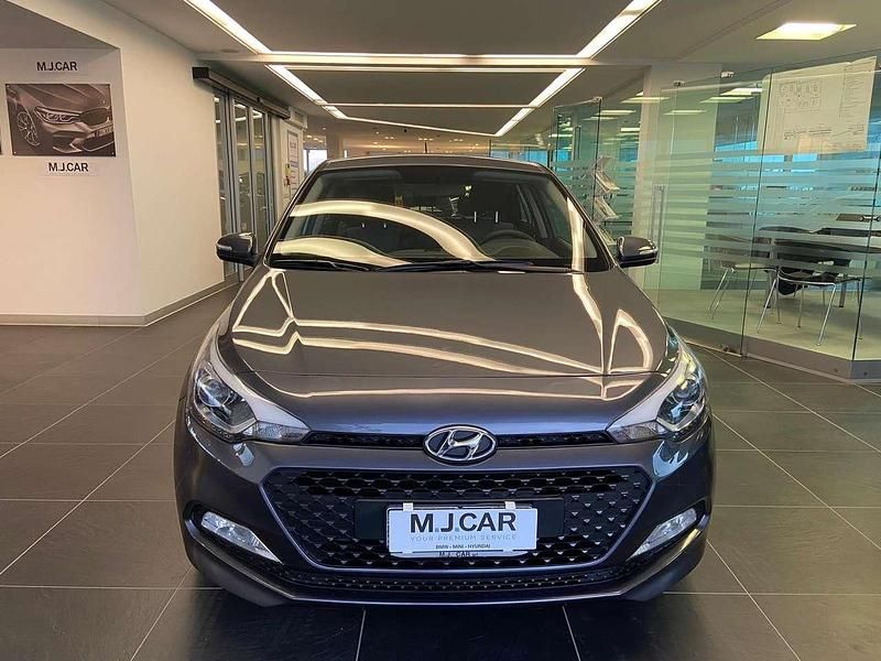 Usata Hyundai i20 83 CV (61 kW) 2016 Grigio Berlina