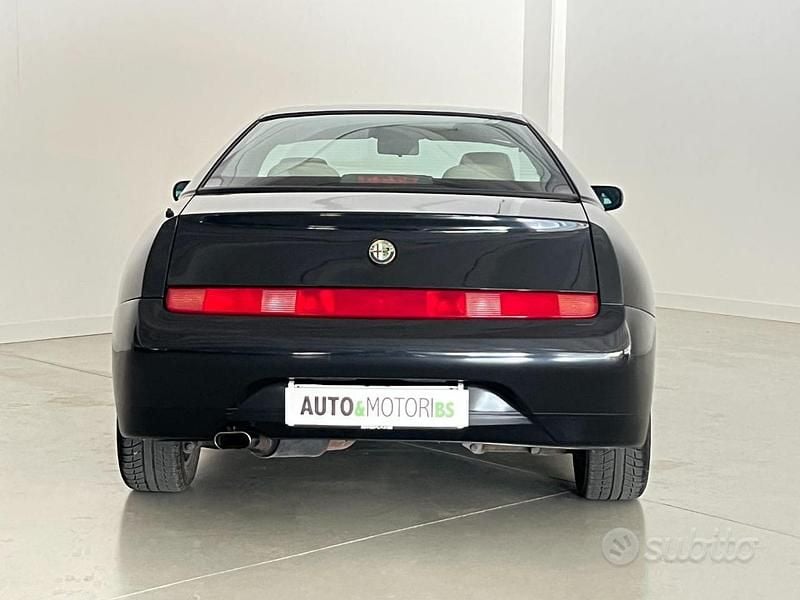 Usata Alfa Romeo GTV 201 CV (147 kW) 1998 Nero Coupé