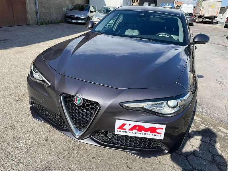 Usata Alfa Romeo Giulia Super 179 CV (131 kW) 2016 Berlina