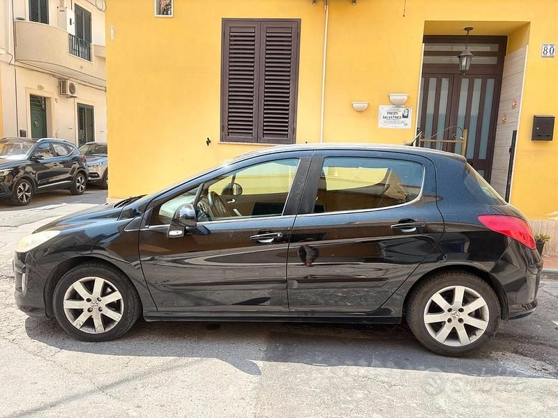Usata Peugeot 308 Premium 112 CV (82 kW) 2009 Nero Utilitaria