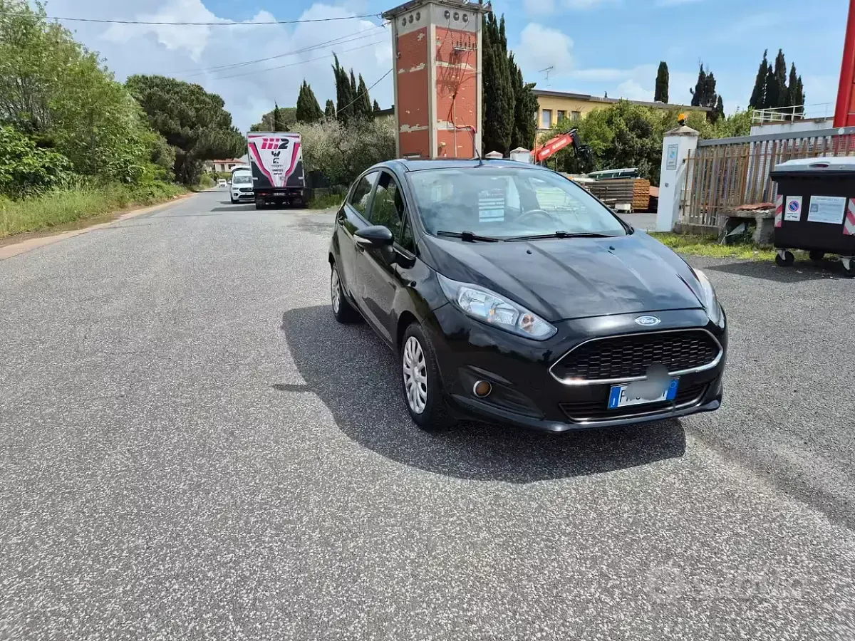 Usata Ford Fiesta Titanium 97 CV (71 kW) 2017 Nero Utilitaria