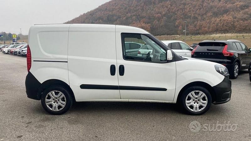 Usata Fiat Doblò S 95 CV (69 kW) 2018 Bianco Monovolume