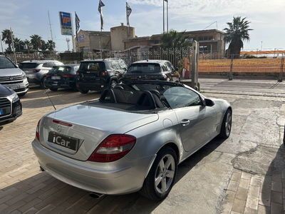 Usata Mercedes SLK200 163 CV (119 kW) 2006 Grigio Cabrio