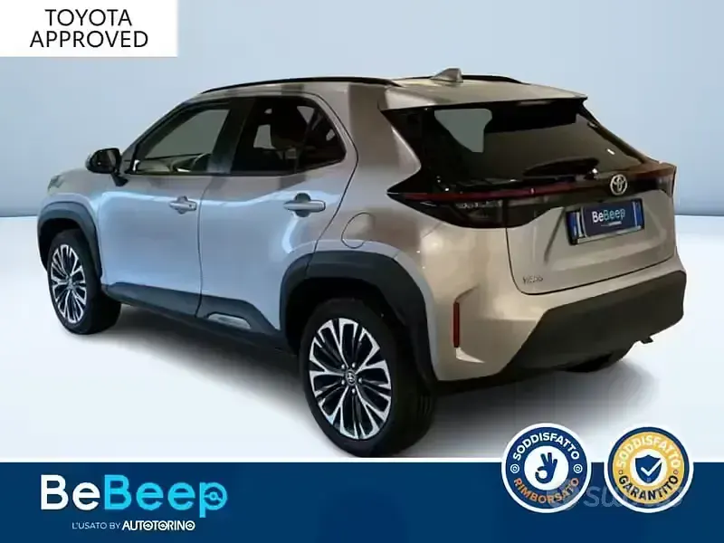 Usata Toyota Yaris Cross Lounge 116 CV (85 kW) 2023 Grigio SUV