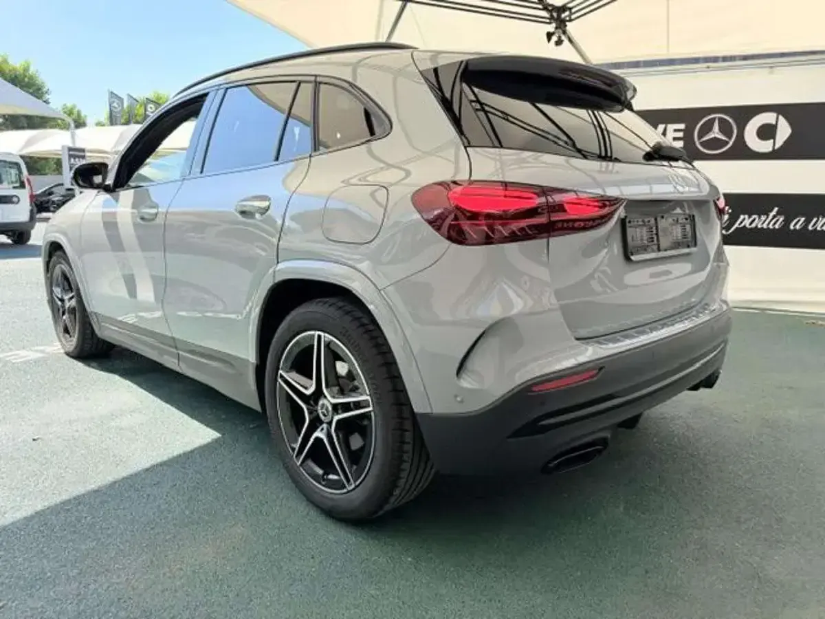 Usata Mercedes GLA200 AMG Line Premium Plus 150 CV (110 kW) 2025 Grigio alpi SUV