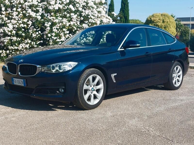 Blu Usata 2015 BMW 318 Gran Turismo Tre volumi | 15.200 € (Molto cara) - Immagine 1/4