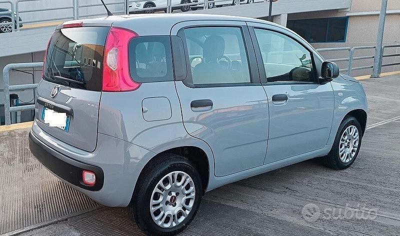 Begagnad Fiat Panda Easy 69 HK (50 kW) 2019 Grå Halvkombi