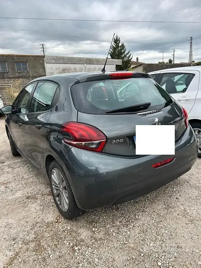 Usata Peugeot 208 Allure 82 CV (60 kW) 2017 Grigio Utilitaria