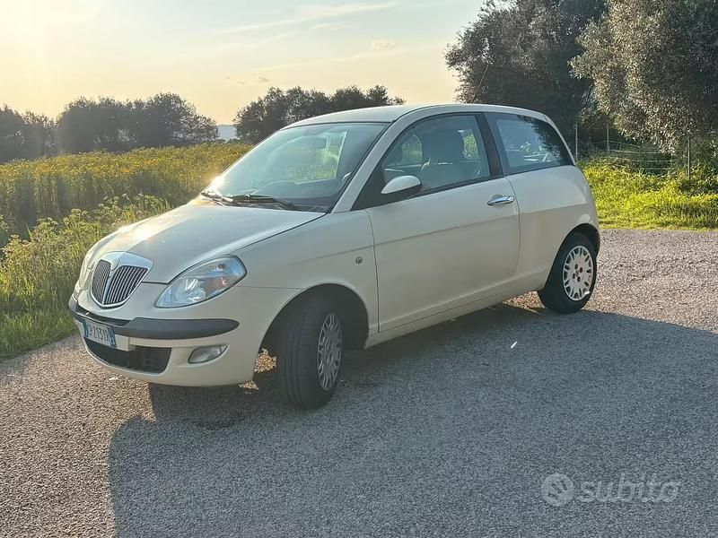 Usata Lancia Ypsilon 75 CV (55 kW) 2005 Utilitaria