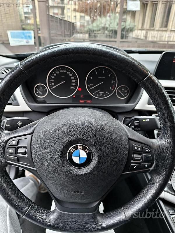 Usata BMW 318 150 CV (110 kW) 2017 Nero Berlina