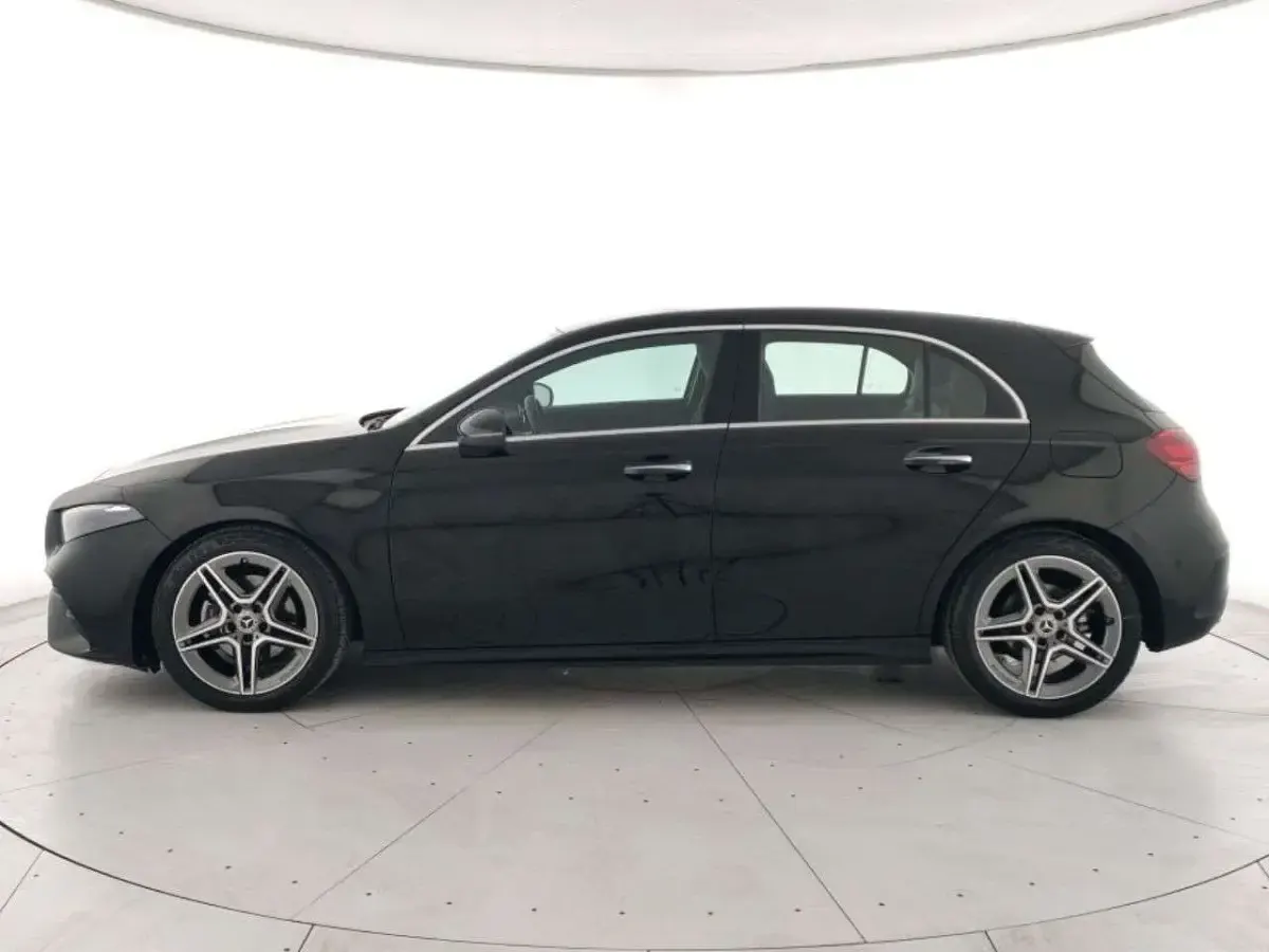 Gebraucht Mercedes A180 Advanced Plus 136 PS (100 kW) 2025 Schwarz Limousine